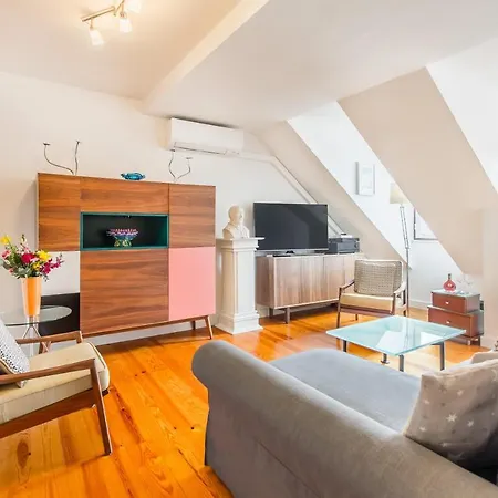 Santos Art Duplex Apartment Lisbon
